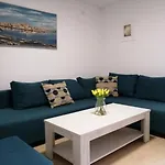 Delfino - Uz Apartment