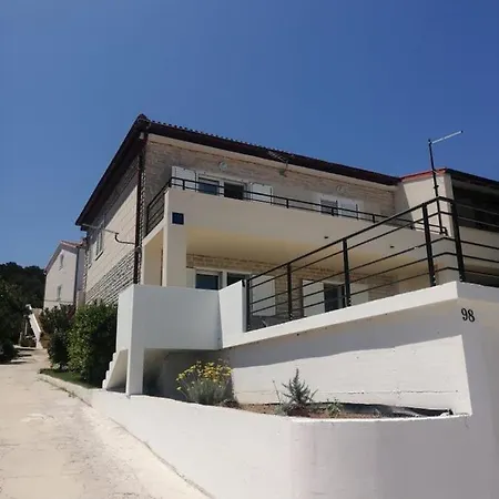 Delfino - Uz Apartment