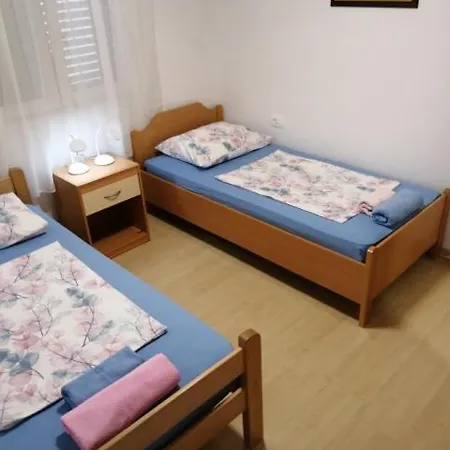 Delfino - Uz * בטינה